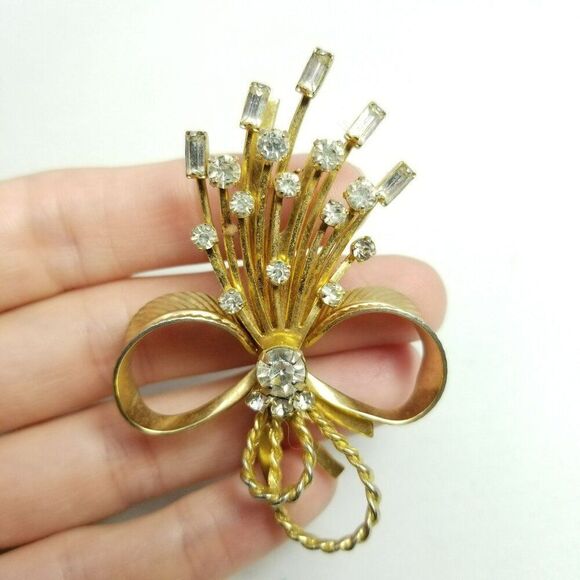 Vintage Sarah Coventry Gold Tone Rhinestone Brooch, Signed Prong Set, Estate - Picture 6 of 6